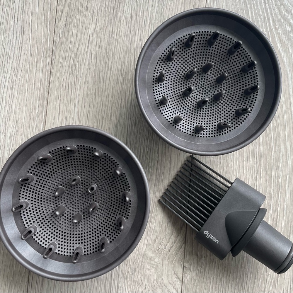 Dyson hair dryer - wide tooth comb attachment